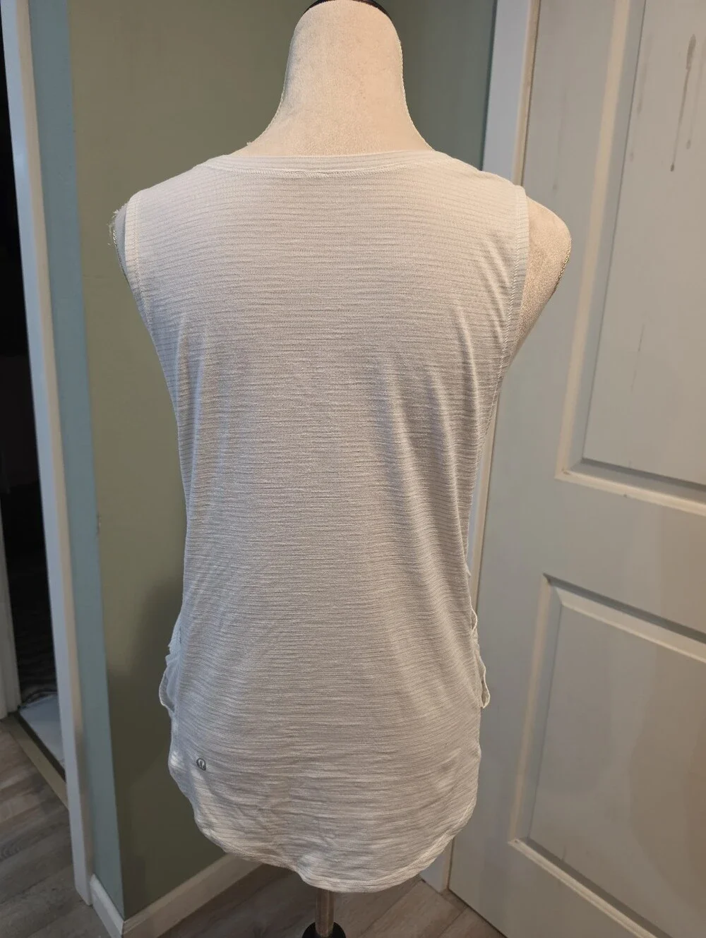 Lululemon Muscle Tank - Picture 2 of 7